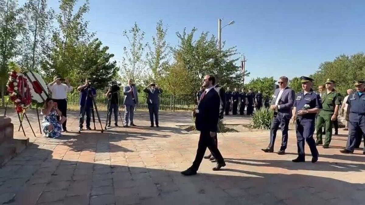 Представители Армении и России почтили память героев битвы при Ошакане